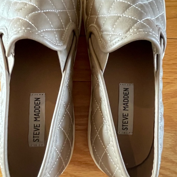 Steve Madden quilted slip on shoe - Picture 8 of 11